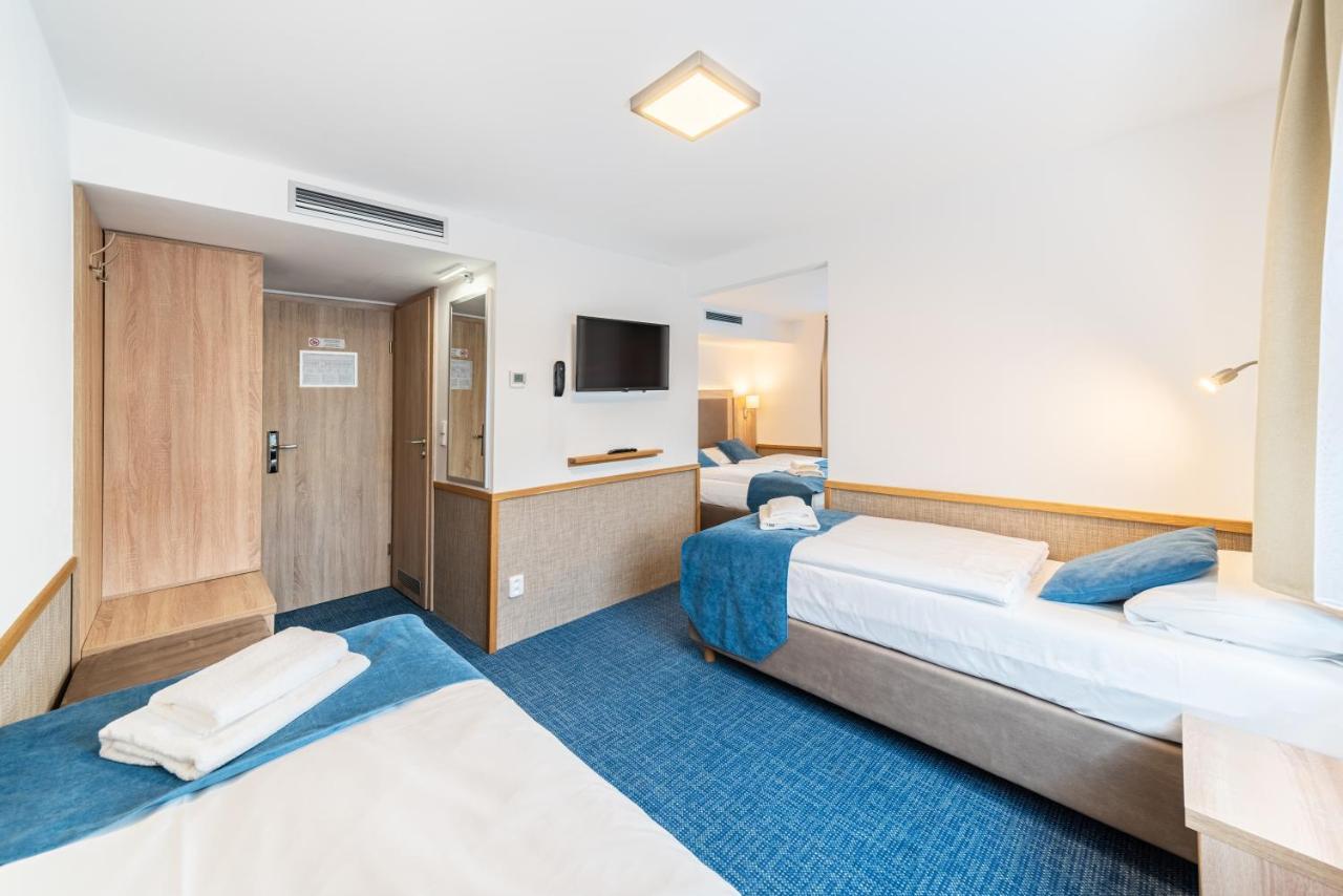 Hotel en barco Racek 3*