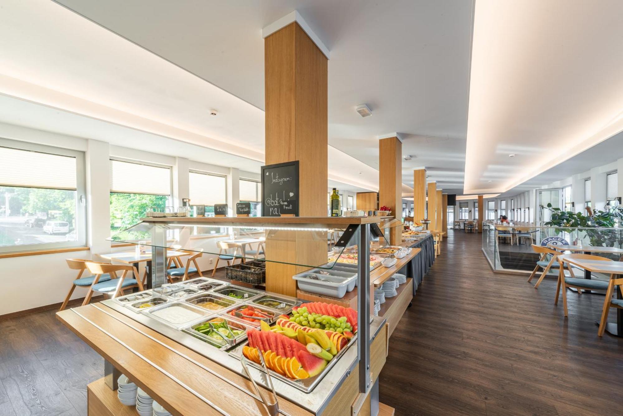 Racek Hotel en barco 3*