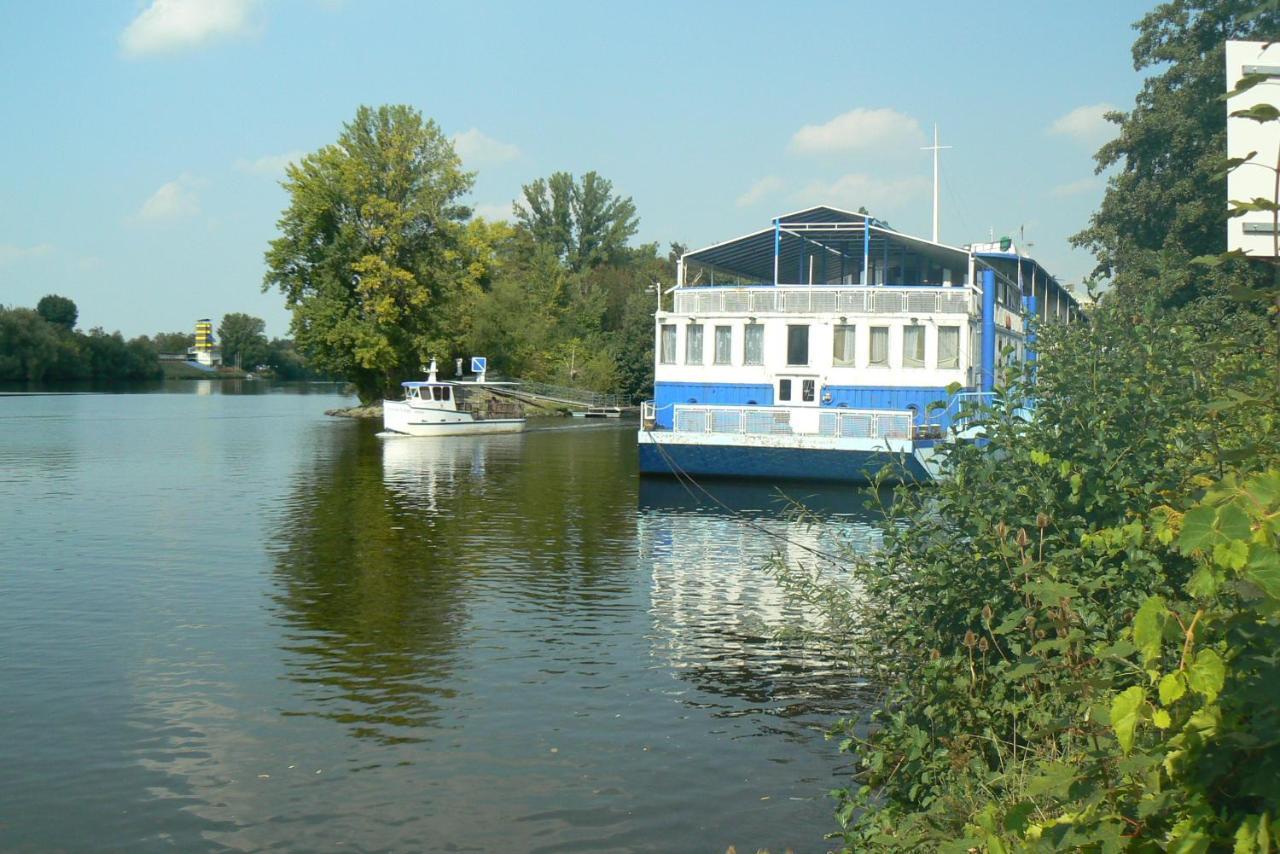 Racek Hotel en barco Praga